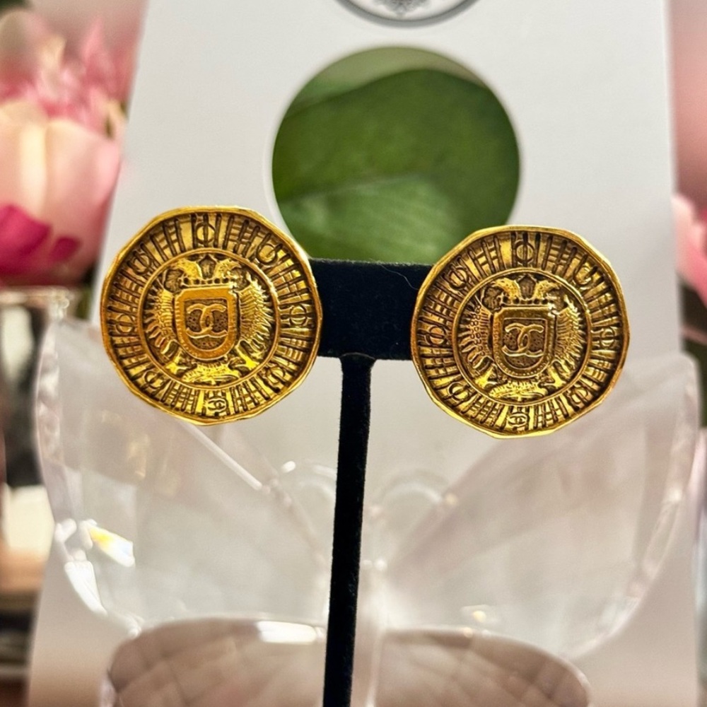 Vintage Chanel 24k Gold Earrings - Picture 5 of 9